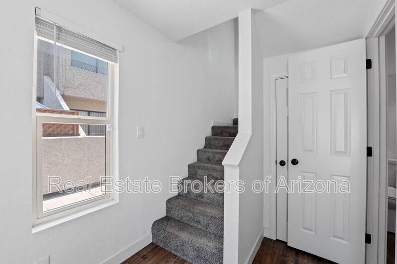 Stylish Dobson Glen Townhome | Updated Kitchen, Loft & Pool Access property image
