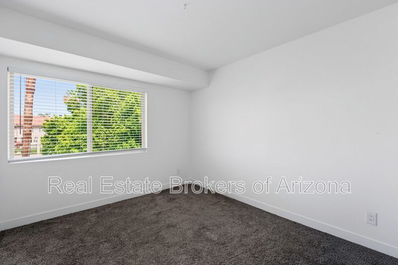 Stylish Dobson Glen Townhome | Updated Kitchen, Loft & Pool Access property image