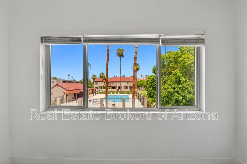 Stylish Dobson Glen Townhome | Updated Kitchen, Loft & Pool Access property image