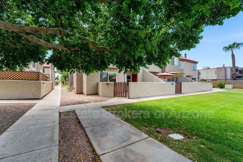Stylish Dobson Glen Townhome | Updated Kitchen, Loft & Pool Access property image