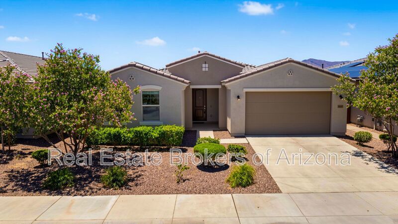 Luxury Kitchen + 3 Bed & Den/Office in Azure Canyon | Quartz, Gas Cooktop & More property image