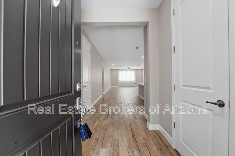 Luxury Kitchen + 3 Bed & Den/Office in Azure Canyon | Quartz, Gas Cooktop & More property image
