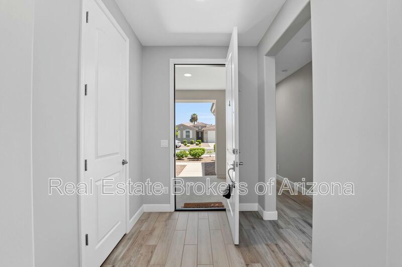 Luxury Kitchen + 3 Bed & Den/Office in Azure Canyon | Quartz, Gas Cooktop & More property image