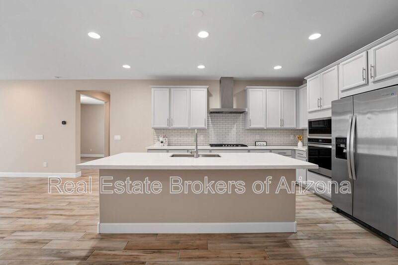 Luxury Kitchen + 3 Bed & Den/Office in Azure Canyon | Quartz, Gas Cooktop & More property image