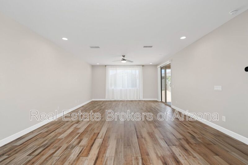 Luxury Kitchen + 3 Bed & Den/Office in Azure Canyon | Quartz, Gas Cooktop & More property image