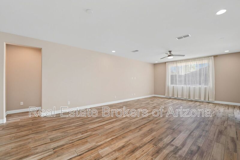 Luxury Kitchen + 3 Bed & Den/Office in Azure Canyon | Quartz, Gas Cooktop & More property image