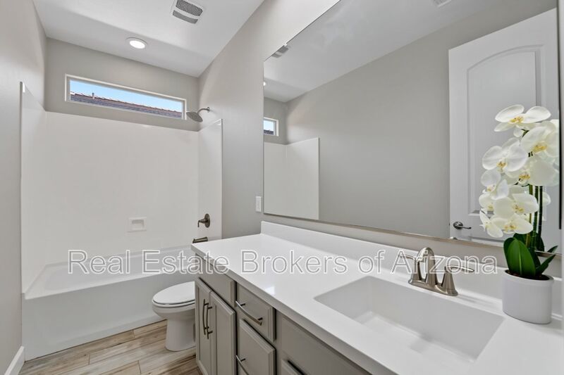 Luxury Kitchen + 3 Bed & Den/Office in Azure Canyon | Quartz, Gas Cooktop & More property image