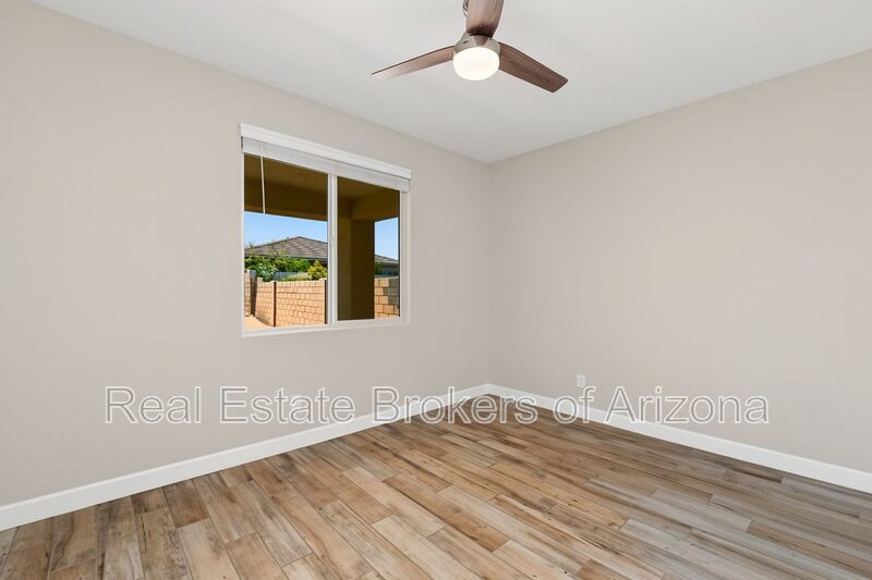 Luxury Kitchen + 3 Bed & Den/Office in Azure Canyon | Quartz, Gas Cooktop & More property image