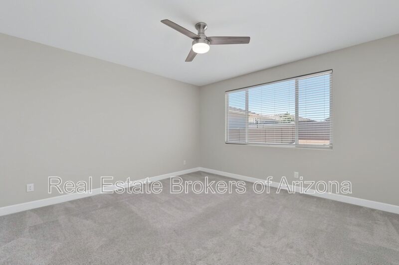 Luxury Kitchen + 3 Bed & Den/Office in Azure Canyon | Quartz, Gas Cooktop & More property image