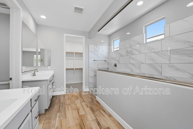 Luxury Kitchen + 3 Bed & Den/Office in Azure Canyon | Quartz, Gas Cooktop & More property image