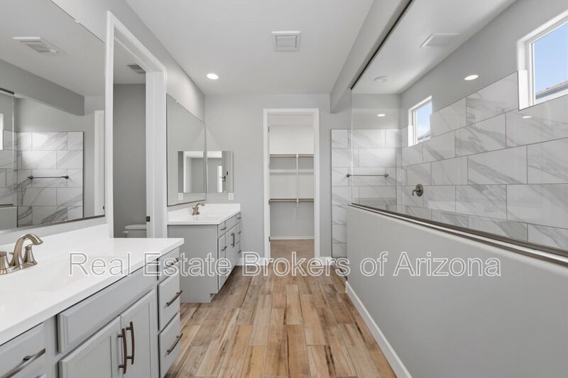 Luxury Kitchen + 3 Bed & Den/Office in Azure Canyon | Quartz, Gas Cooktop & More property image