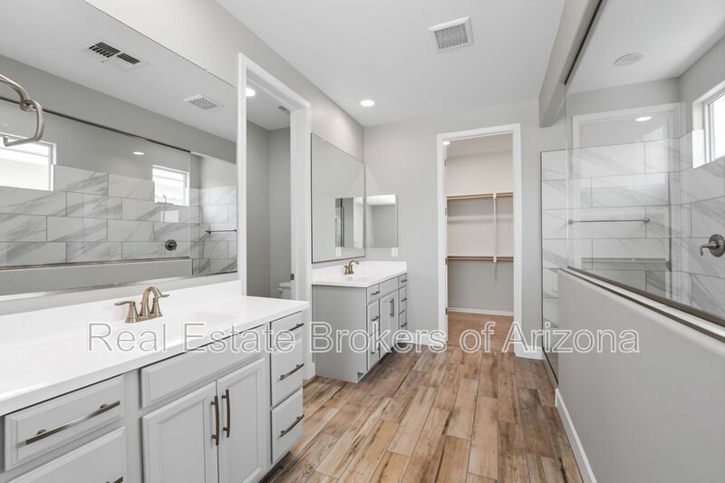 Luxury Kitchen + 3 Bed & Den/Office in Azure Canyon | Quartz, Gas Cooktop & More property image
