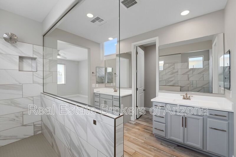 Luxury Kitchen + 3 Bed & Den/Office in Azure Canyon | Quartz, Gas Cooktop & More property image