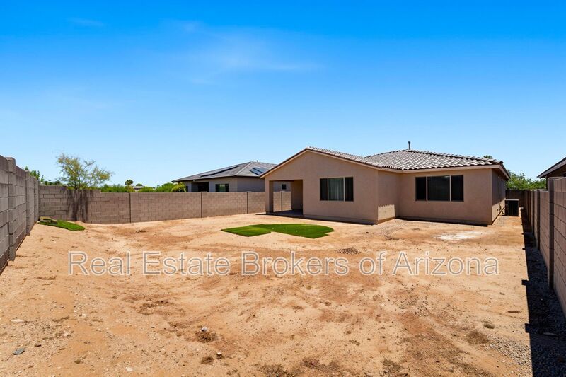 Luxury Kitchen + 3 Bed & Den/Office in Azure Canyon | Quartz, Gas Cooktop & More property image