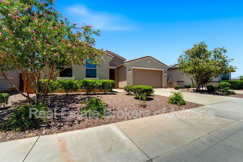 Luxury Kitchen + 3 Bed & Den/Office in Azure Canyon | Quartz, Gas Cooktop & More property image