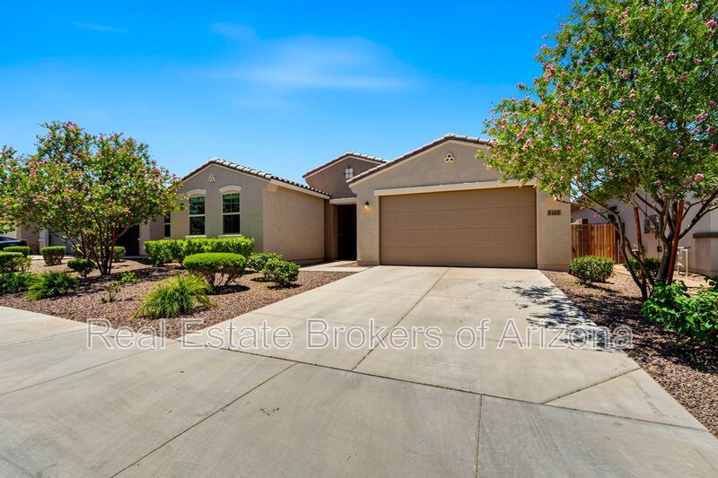 Luxury Kitchen + 3 Bed & Den/Office in Azure Canyon | Quartz, Gas Cooktop & More property image