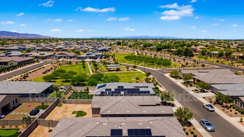 Luxury Kitchen + 3 Bed & Den/Office in Azure Canyon | Quartz, Gas Cooktop & More property image