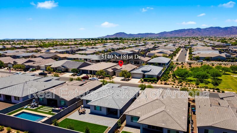 Luxury Kitchen + 3 Bed & Den/Office in Azure Canyon | Quartz, Gas Cooktop & More property image