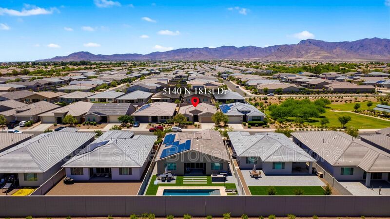 Luxury Kitchen + 3 Bed & Den/Office in Azure Canyon | Quartz, Gas Cooktop & More property image