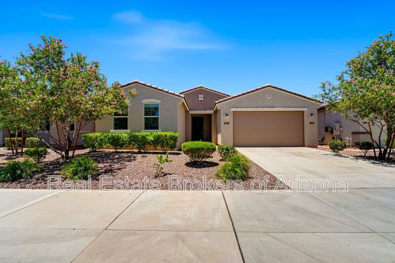 Luxury Kitchen + 3 Bed & Den/Office in Azure Canyon | Quartz, Gas Cooktop & More property image