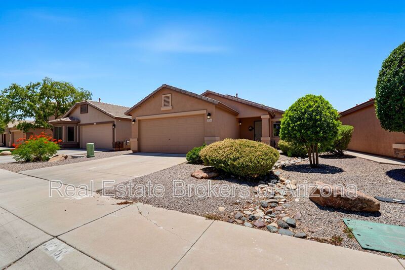 Live in Rancho El Dorado | Spacious 3 Bed Near Golf & Parks property image