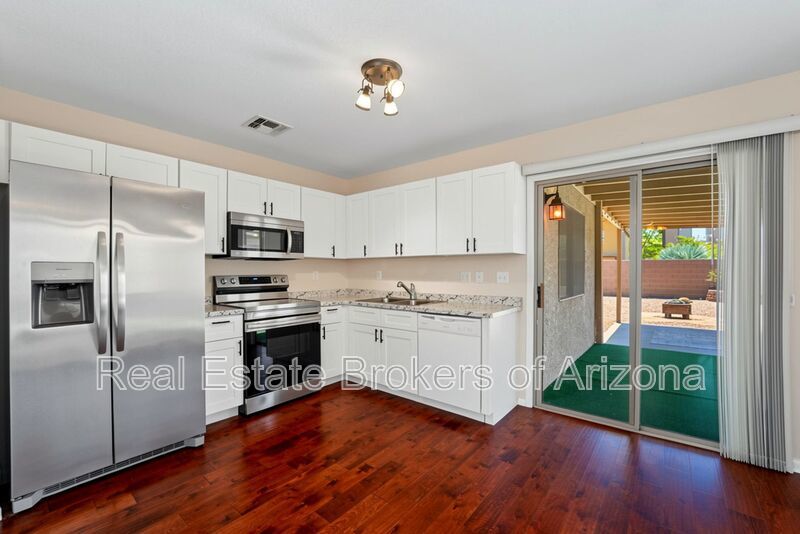 Live in Rancho El Dorado | Spacious 3 Bed Near Golf & Parks property image