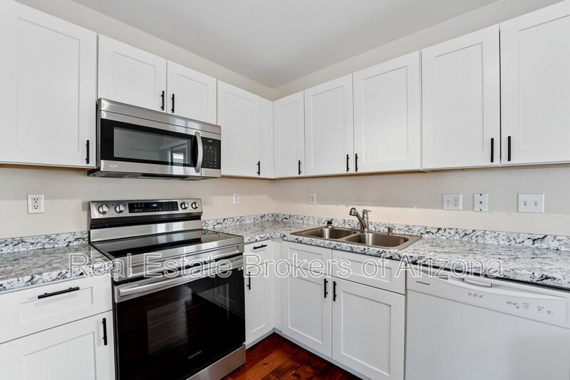 Live in Rancho El Dorado | Spacious 3 Bed Near Golf & Parks property image