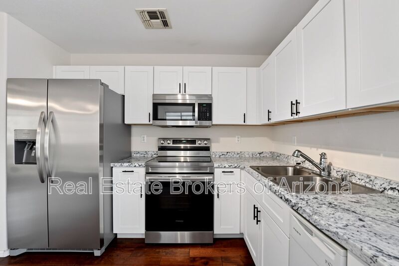 Live in Rancho El Dorado | Spacious 3 Bed Near Golf & Parks property image