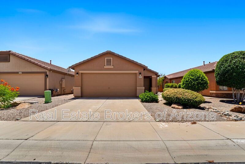 Live in Rancho El Dorado | Spacious 3 Bed Near Golf & Parks property image