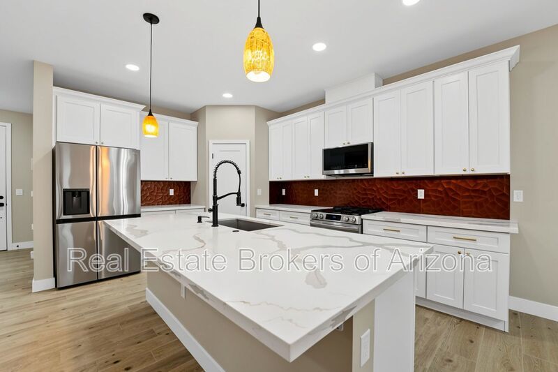 NO HOA! 2024 Build w/ RV Gate, Quartz Kitchen & 4 Spacious Bedrooms property image
