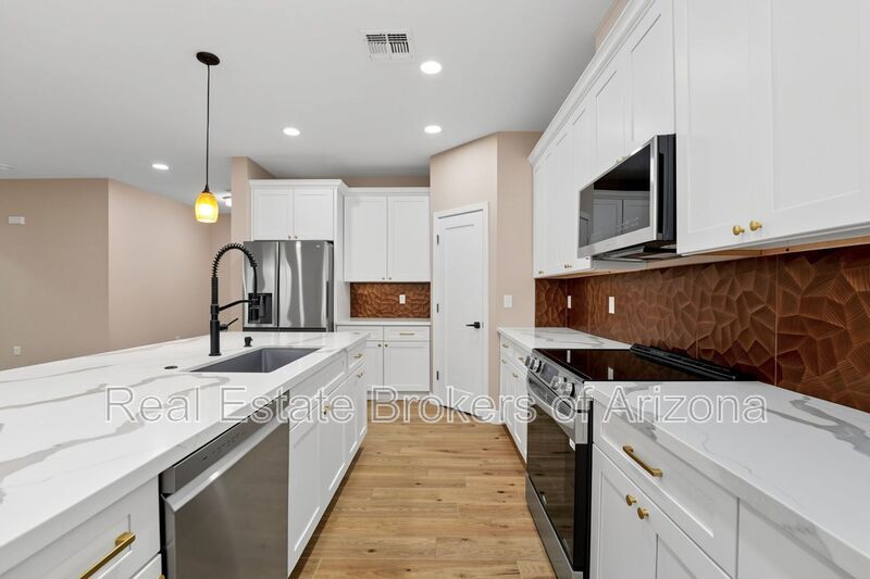 NO HOA! 2024 Build w/ RV Gate, Quartz Kitchen & 4 Spacious Bedrooms property image