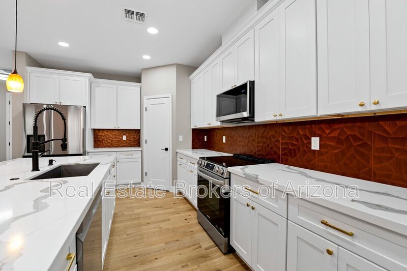 NO HOA! 2024 Build w/ RV Gate, Quartz Kitchen & 4 Spacious Bedrooms property image