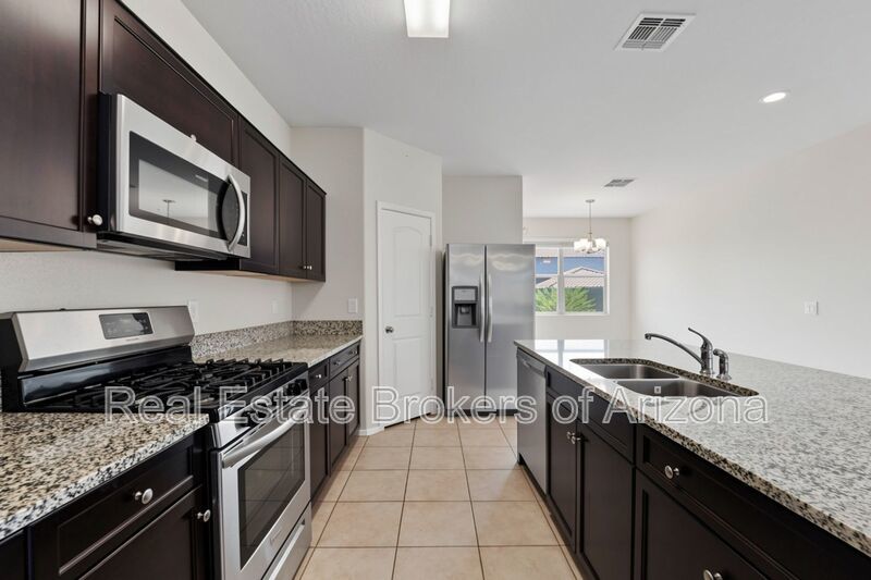 Tartesso Living | 4 Bed, Large Loft & Incredible Community Amenities property image