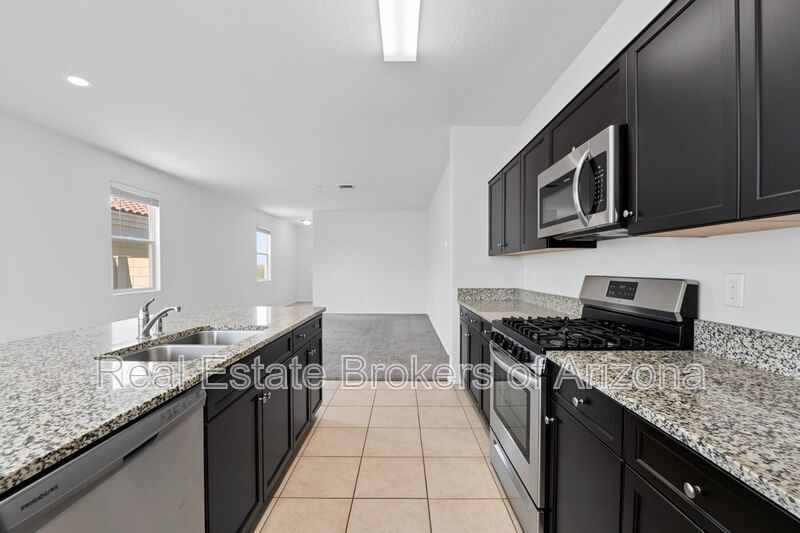 Tartesso Living | 4 Bed, Large Loft & Incredible Community Amenities property image