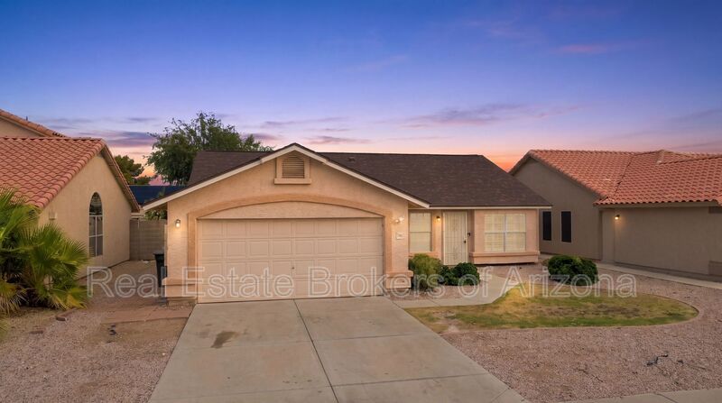 Major Updates Just Completed | 4 Bed Peoria Home with No HOA property image