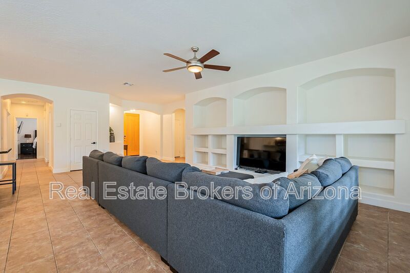 Phoenix Pool Home | 4 Bedrooms, Solar + Backyard Putting Green property image