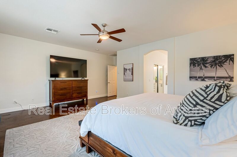 Phoenix Pool Home | 4 Bedrooms, Solar + Backyard Putting Green property image