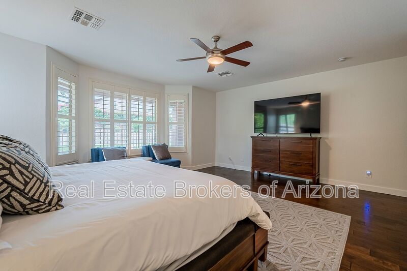 Phoenix Pool Home | 4 Bedrooms, Solar + Backyard Putting Green property image