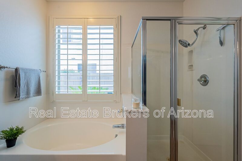 Phoenix Pool Home | 4 Bedrooms, Solar + Backyard Putting Green property image