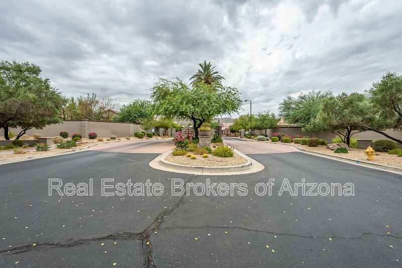 Phoenix Pool Home | 4 Bedrooms, Solar + Backyard Putting Green property image