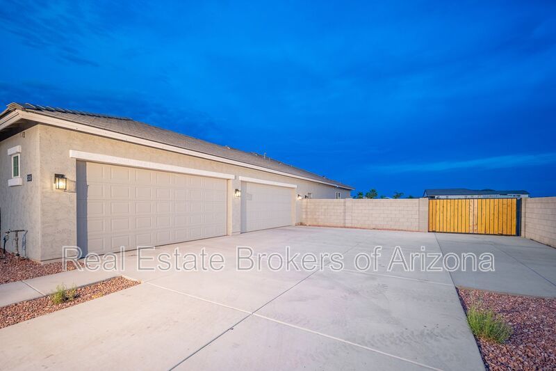 Luxury Estate on 1+ Acre | 6 Beds, Mountain Views & 4-Car Garage property image