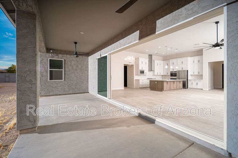 Luxury Estate on 1+ Acre | 6 Beds, Mountain Views & 4-Car Garage property image