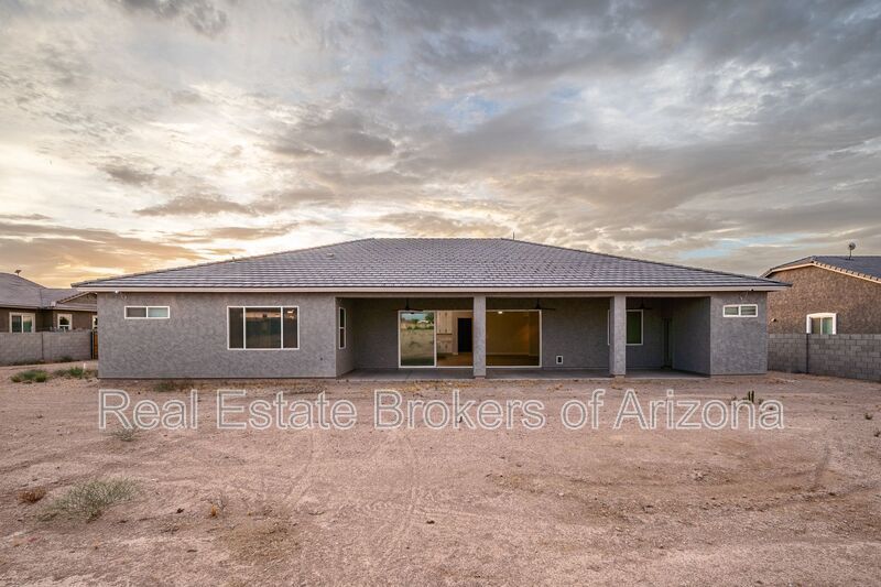 Luxury Estate on 1+ Acre | 6 Beds, Mountain Views & 4-Car Garage property image