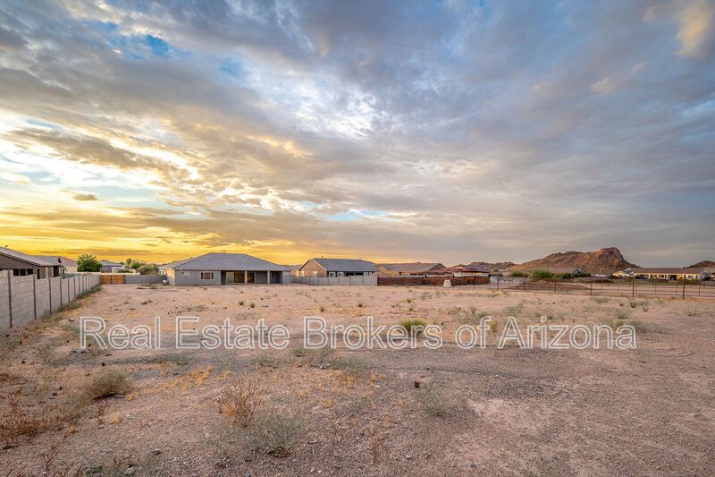 Luxury Estate on 1+ Acre | 6 Beds, Mountain Views & 4-Car Garage property image