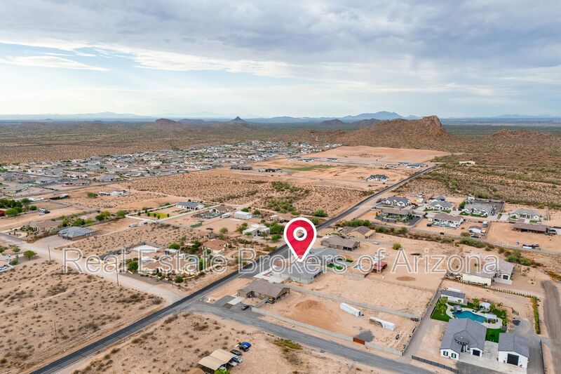 Luxury Estate on 1+ Acre | 6 Beds, Mountain Views & 4-Car Garage property image