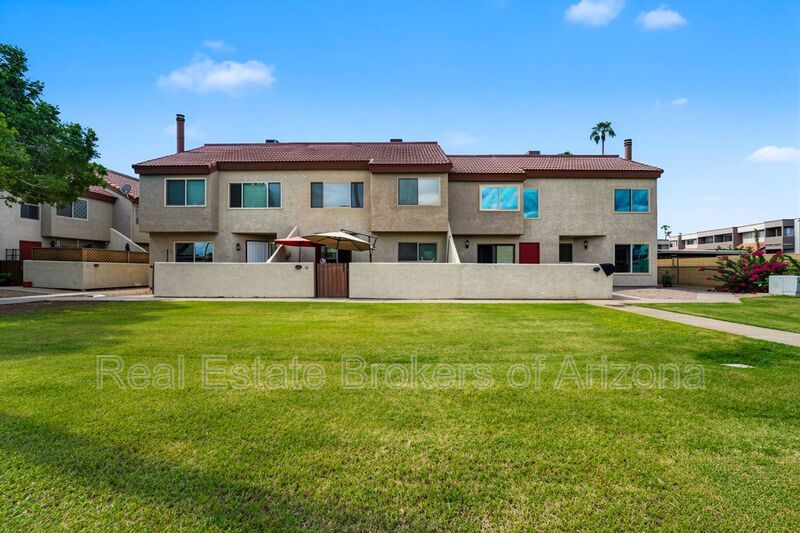 Spacious Mesa Townhome with Updated Kitchen & Utilities Included! property image