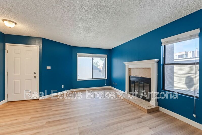 Spacious Mesa Townhome with Updated Kitchen & Utilities Included! property image