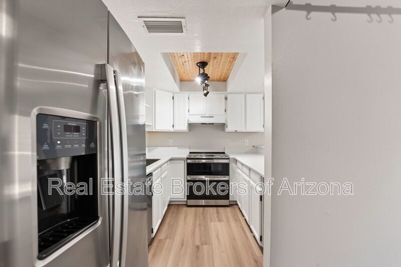 Spacious Mesa Townhome with Updated Kitchen & Utilities Included! property image