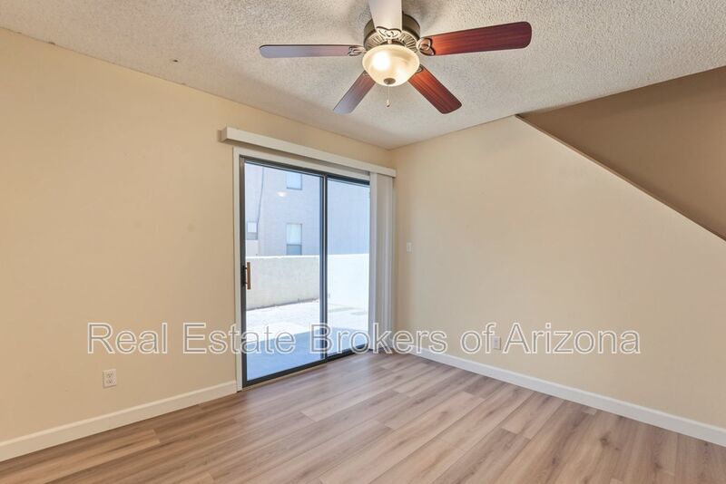 Spacious Mesa Townhome with Updated Kitchen & Utilities Included! property image