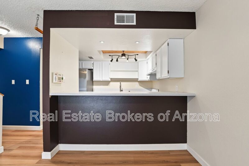 Spacious Mesa Townhome with Updated Kitchen & Utilities Included! property image